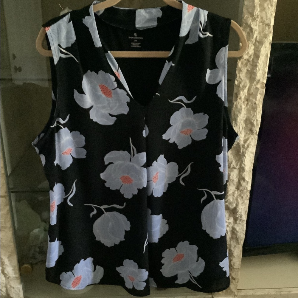 Worthington sleeveless top